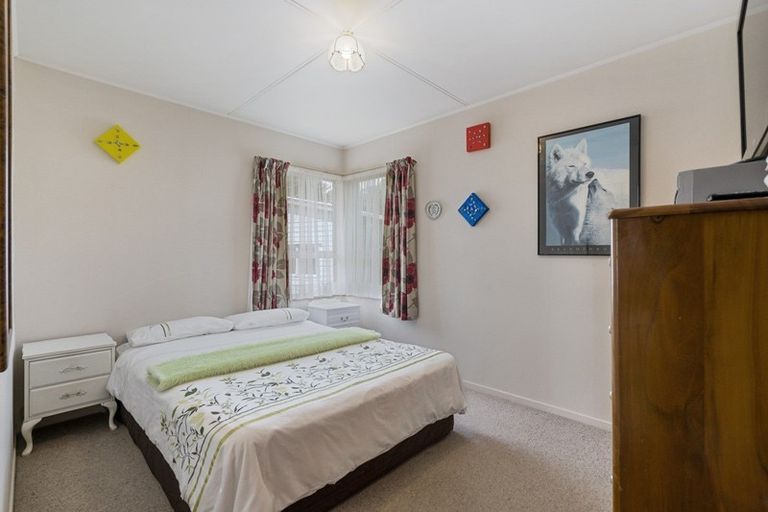 Photo of property in 14 Palliser Place, Milson, Palmerston North, 4414