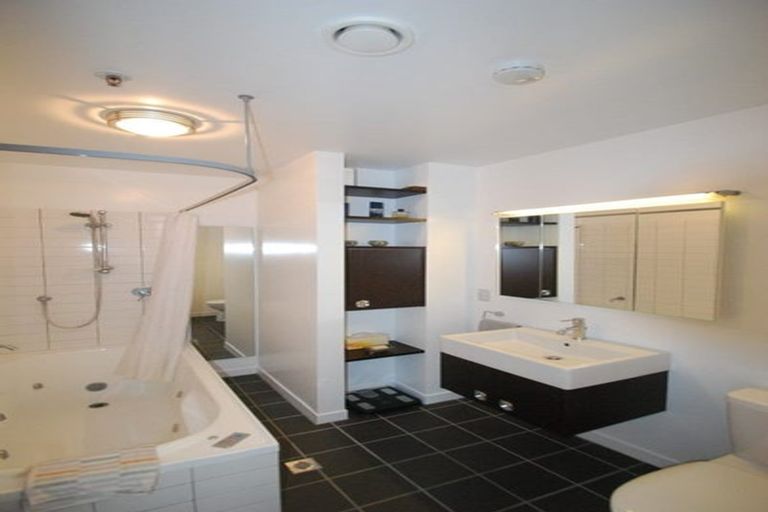 Photo of property in Montreaux Apartments, 9c/164 The Terrace, Wellington Central, Wellington, 6011