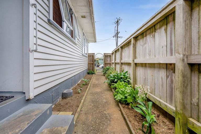 Photo of property in 28 Belair Avenue, Blagdon, New Plymouth, 4310