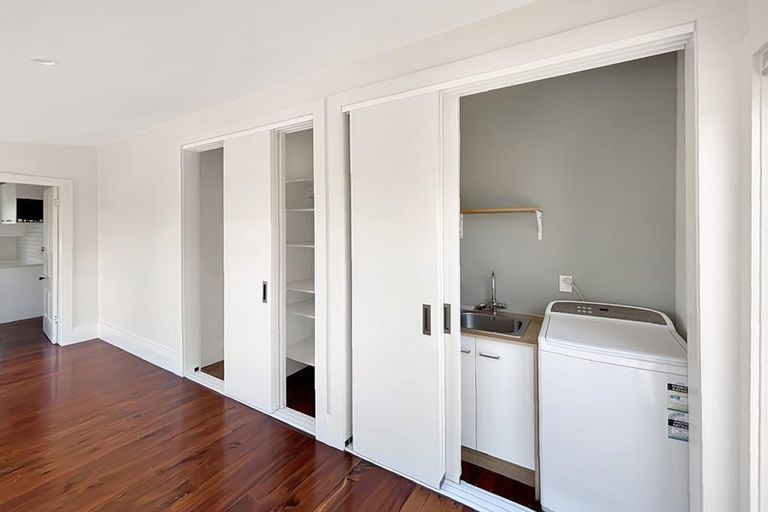 Photo of property in 21 Clayburn Road, Glen Eden, Auckland, 0602