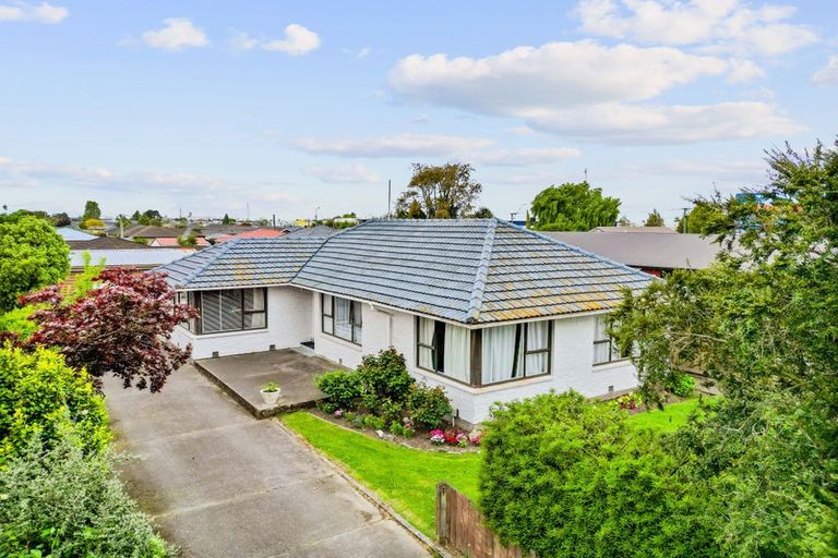 Photo of property in 6 Skerten Avenue, Hornby, Christchurch, 8042