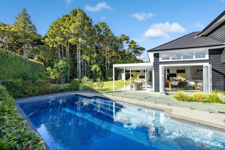 Photo of property in 32 Awanui Crescent, Matakana, 0985