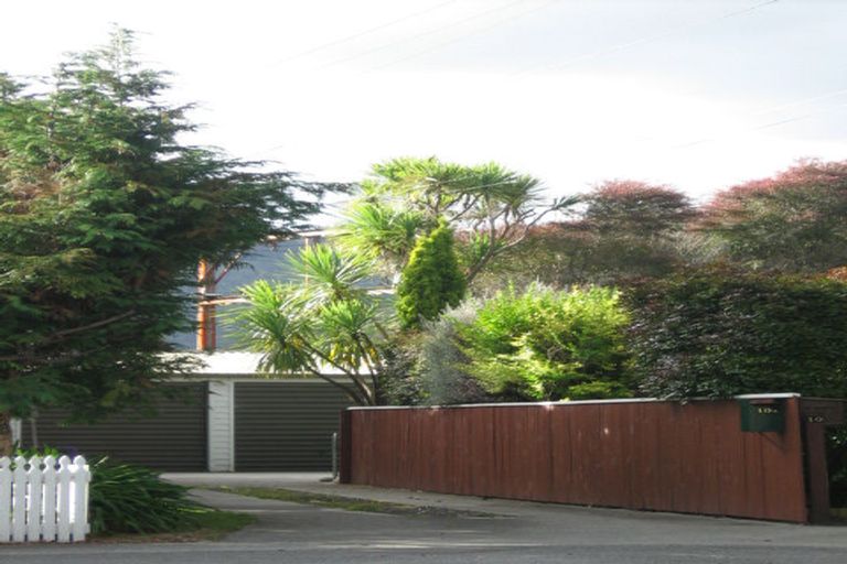Photo of property in 10 Heretaunga Square, Silverstream, Upper Hutt, 5019