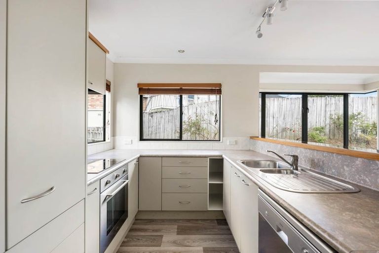 Photo of property in 8a Stembridge Avenue, Pukekohe, 2120