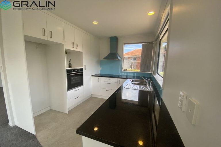 Photo of property in 63a Lynwood Road, New Lynn, Auckland, 0600