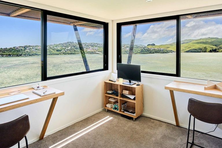 Photo of property in 41 Seaview Road, Paremata, Porirua, 5024