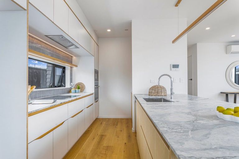 Photo of property in 5 Makumaku Place, Long Bay, Auckland, 0630