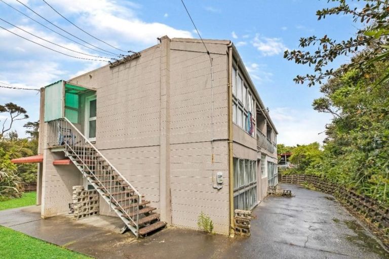 Photo of property in 2/1a Oates Road, Glen Eden, Auckland, 0602