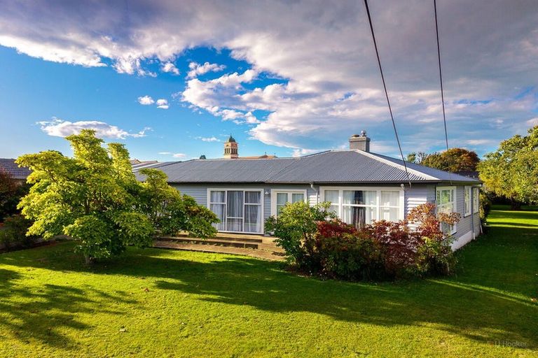 Photo of property in 15 Rugby Street, Waimate, 7924