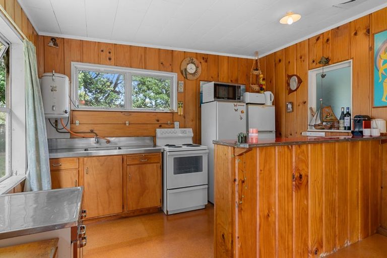 Photo of property in 829 Cove Road, Waipu, 0582