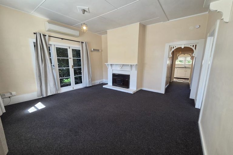 Photo of property in 2 Chaucer Road, Hospital Hill, Napier, 4110