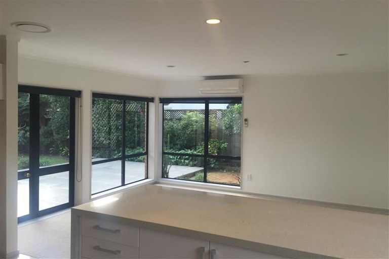 Photo of property in 21 Glucina Avenue, West Harbour, Auckland, 0618