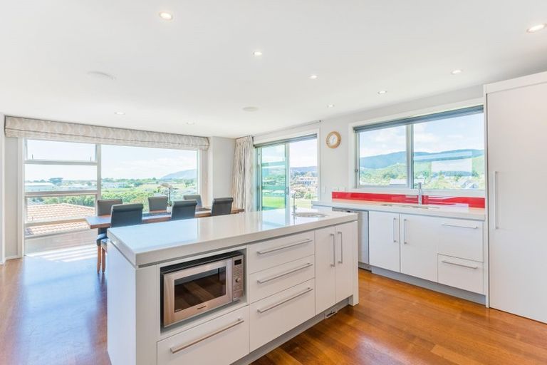 Photo of property in 134 Renown Road, Raumati South, Paraparaumu, 5032