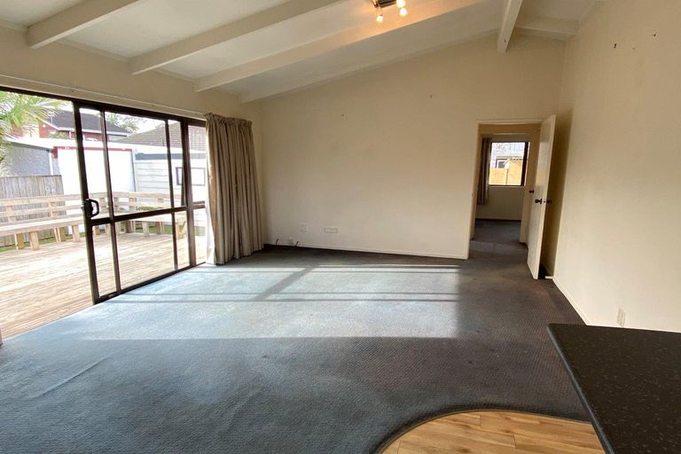 Photo of property in 12a Tamaki Bay Drive, Pakuranga, Auckland, 2010