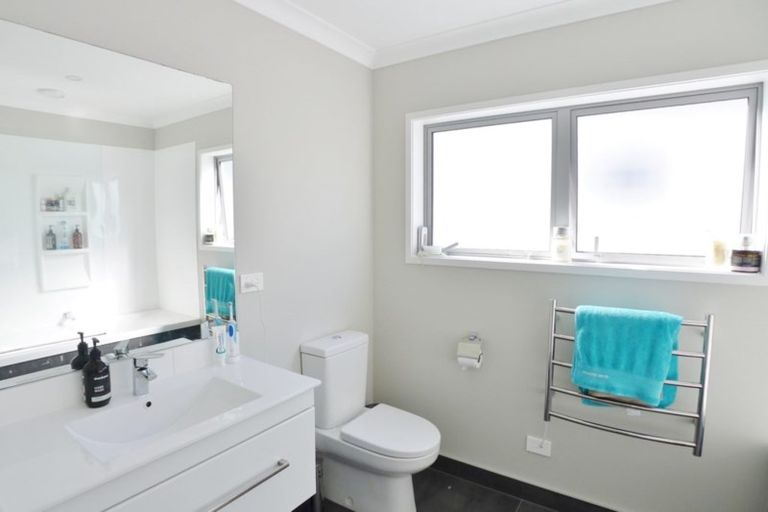 Photo of property in 5 Lockheed Street, Hobsonville, Auckland, 0618