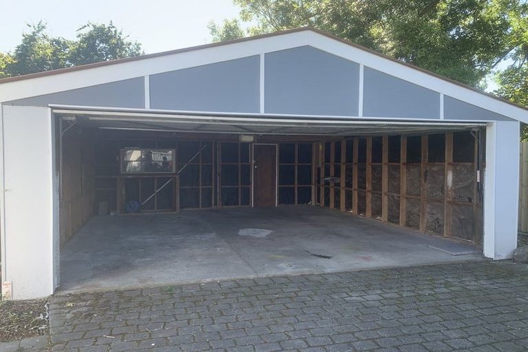 Photo of property in 225 Avonhead Road, Avonhead, Christchurch, 8042