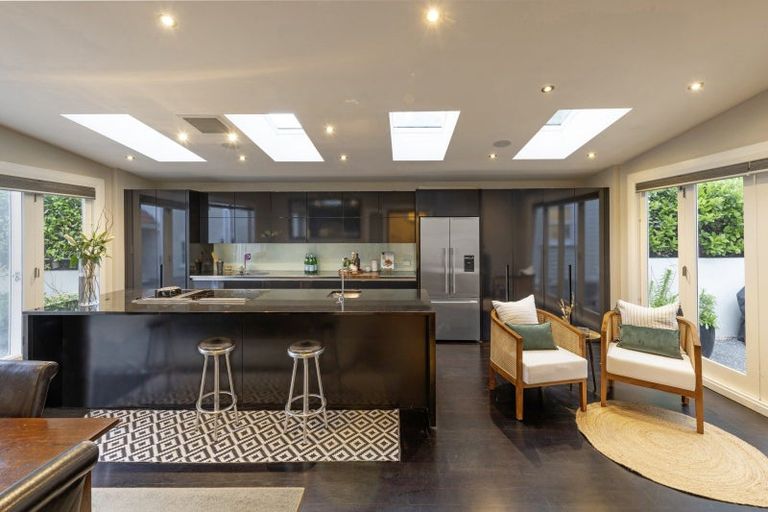 Photo of property in 25 Friend Street, Karori, Wellington, 6012