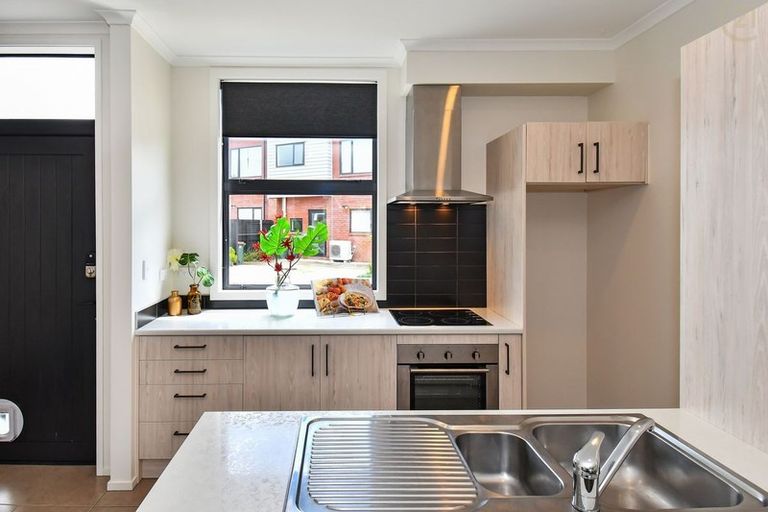 Photo of property in 11 Fermi Lane, Papakura, 2110