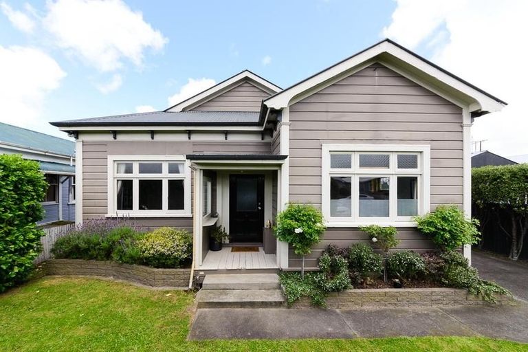 Photo of property in 16 Waldegrave Street, Palmerston North, 4410