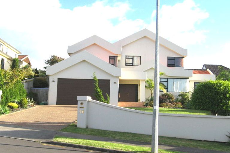 Photo of property in 11 Tumbridge Place, Somerville, Auckland, 2014