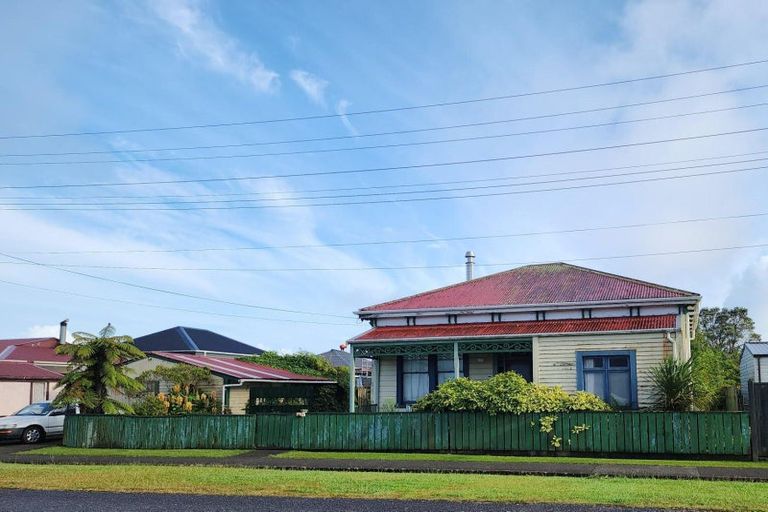 Photo of property in 21 Fonblanque Street, Westport, 7825