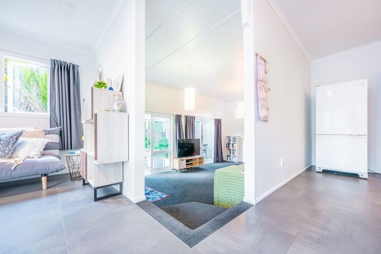 Photo of property in 4a Rata Road, Stanmore Bay, Whangaparaoa, 0932