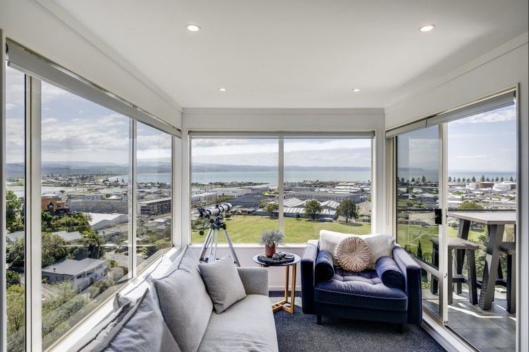 Photo of property in 30 Hospital Terrace, Hospital Hill, Napier, 4110