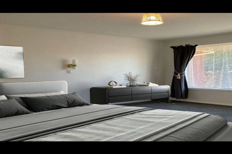 Photo of property in 2/82 Grahams Road, Burnside, Christchurch, 8041