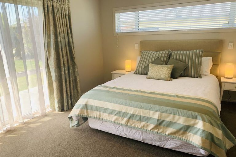 Photo of property in 8 Orotu Drive, Poraiti, Napier, 4112