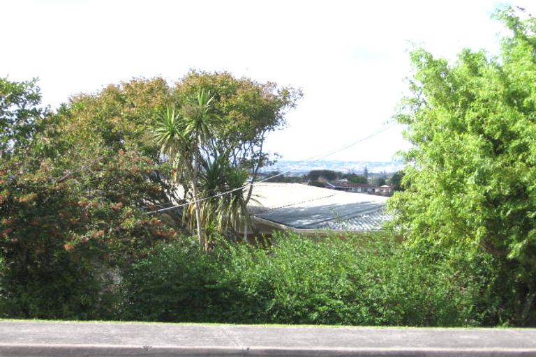 Photo of property in 89 Sunset Road, Totara Vale, Auckland, 0632