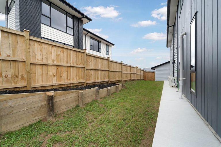 Photo of property in 19 Paihere Street, Huapai, Kumeu, 0810