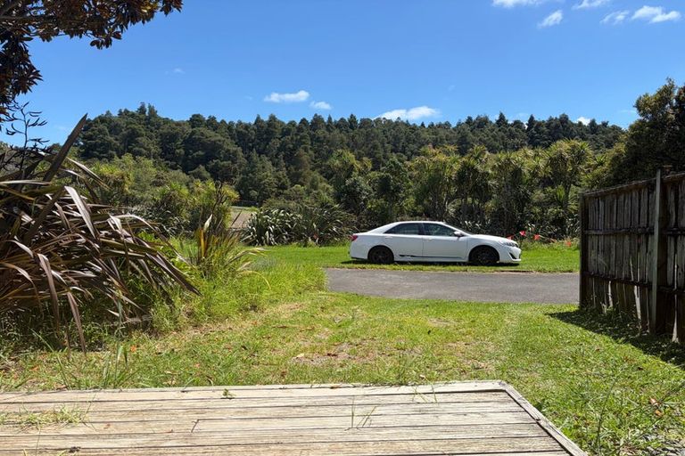 Photo of property in 1/13a Kitewao Street, Northcote, Auckland, 0627