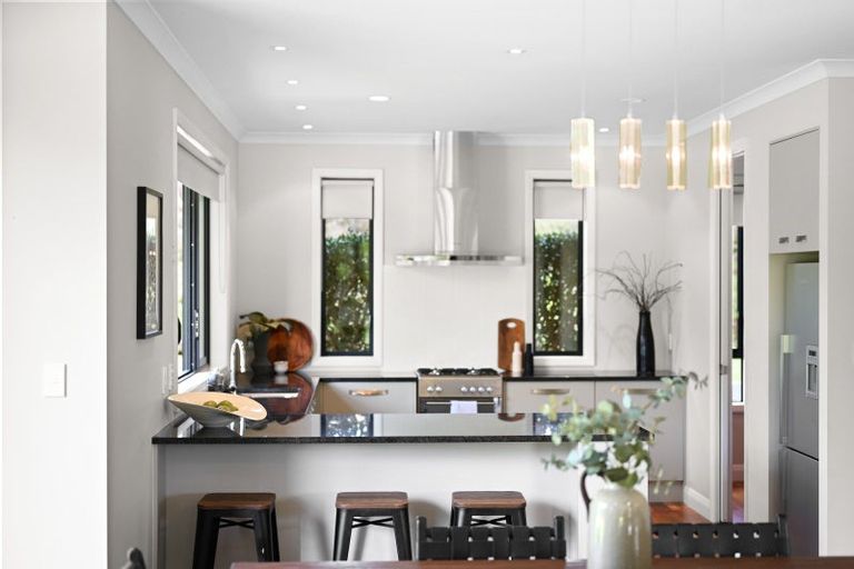 Photo of property in 10 East Ridge Grove, Newstead, Hamilton, 3286