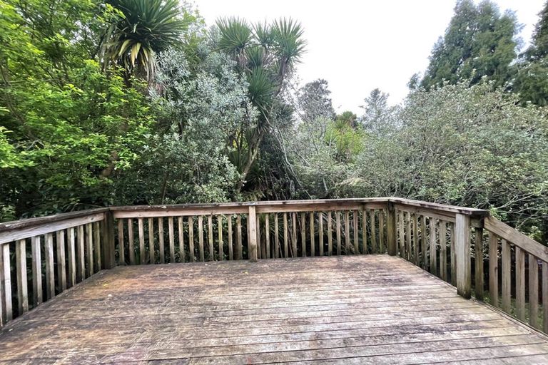 Photo of property in 4 Eastglen Road, Glen Eden, Auckland, 0602