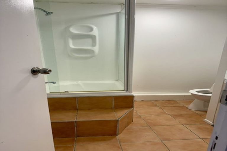 Photo of property in 53a Onedin Place, Titirangi, Auckland, 0604