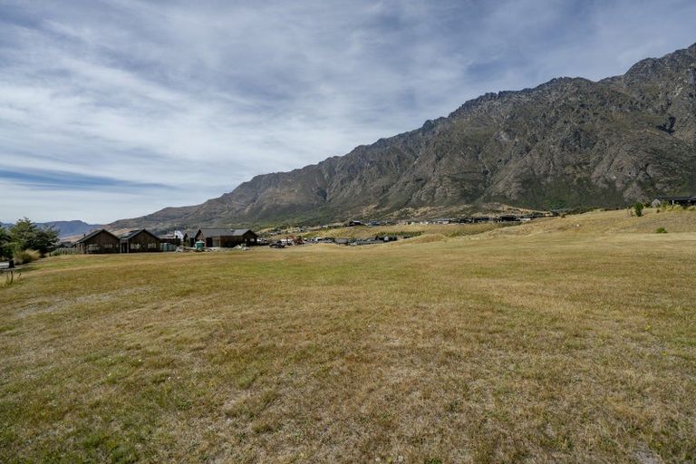 Photo of property in 14 Cunninghams Drive, Jacks Point, Queenstown, 9371