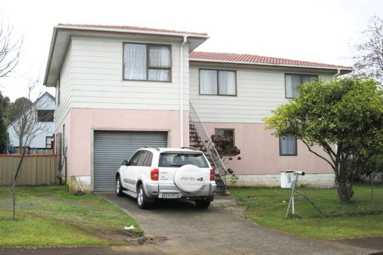 Photo of property in 1 Chrisarda Place, Red Hill, Papakura, 2110