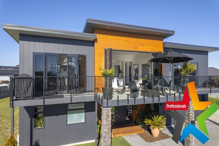 Photo of property in 10 Tuhua Close, Wharewaka, Taupo, 3330