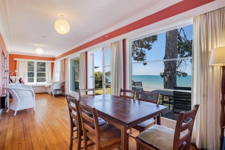 Photo of property in 35 Craig Road, Milford, Auckland, 0620