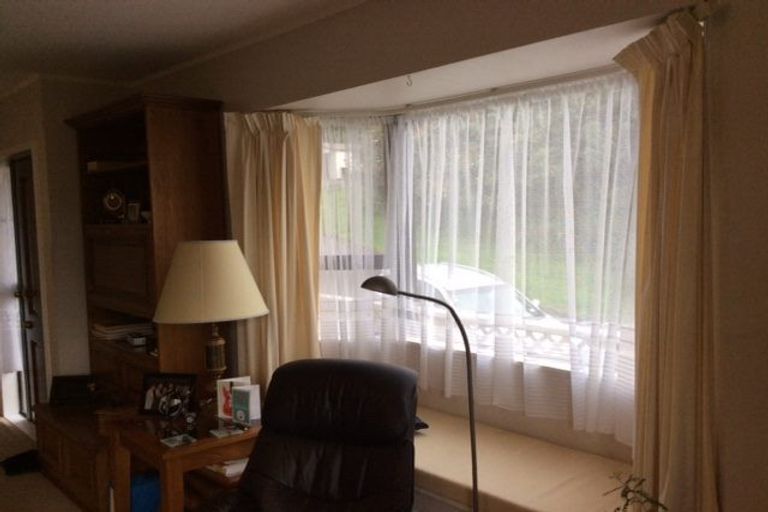 Photo of property in 1 Seagull Place, Whitby, Porirua, 5024