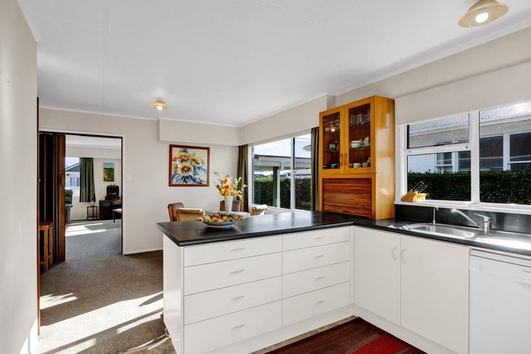 Photo of property in 96 Argyle Street, Hawera, 4610