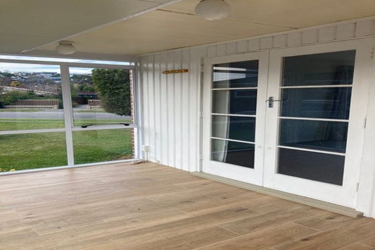 Photo of property in 6 Pahau Place, Cracroft, Christchurch, 8025