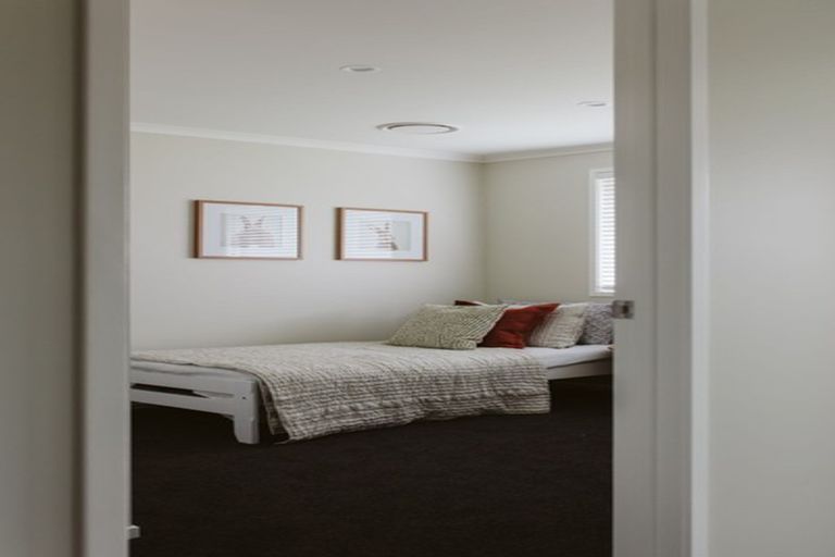 Photo of property in 2 Yulestar Place, Hawera, 4610