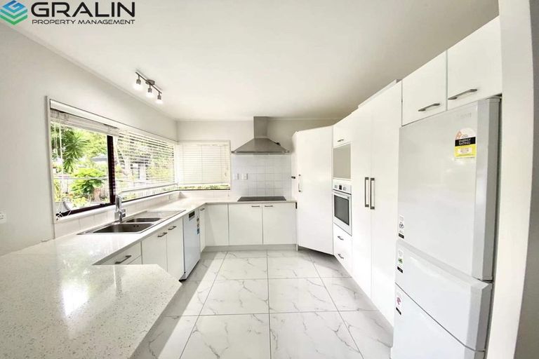 Photo of property in 9 Picasso Drive, West Harbour, Auckland, 0618