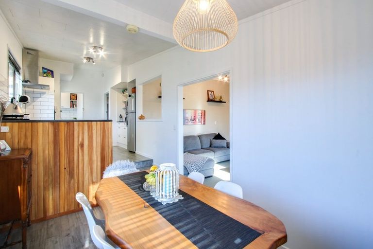 Photo of property in 21 Freyberg Avenue, Tamatea, Napier, 4112