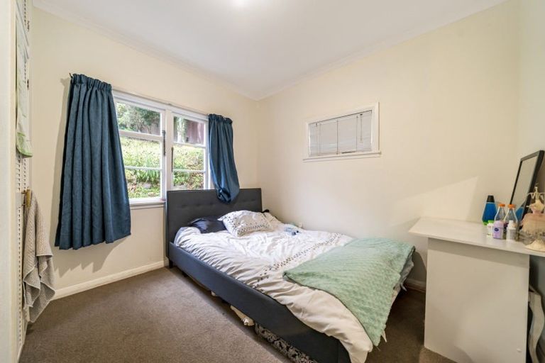 Photo of property in 62 Tio Tio Road, Miramar, Wellington, 6022