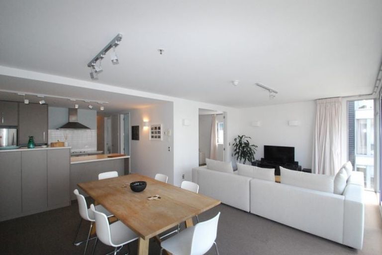 Photo of property in Montreaux Apartments, 9c/164 The Terrace, Wellington Central, Wellington, 6011
