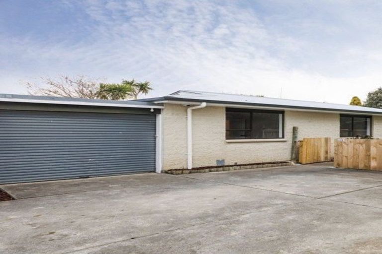 Photo of property in 60b Rhodes Drive, Kelvin Grove, Palmerston North, 4414