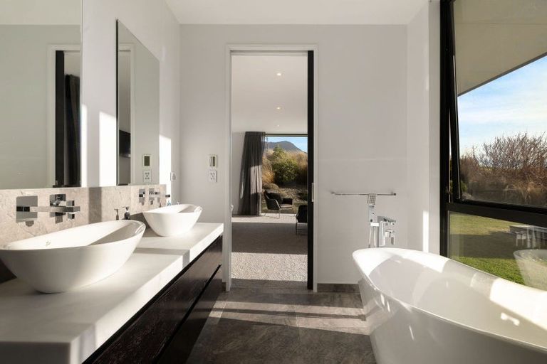 Photo of property in 6 Bloxham Lane, Lake Hayes, Queenstown, 9371