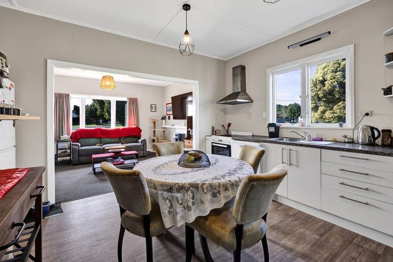 Photo of property in 20 Riemenschneider Street, Manaia, 4612